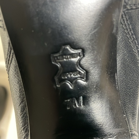 Tory Burch black leather ankle booties size 7 - Picture 5 of 8